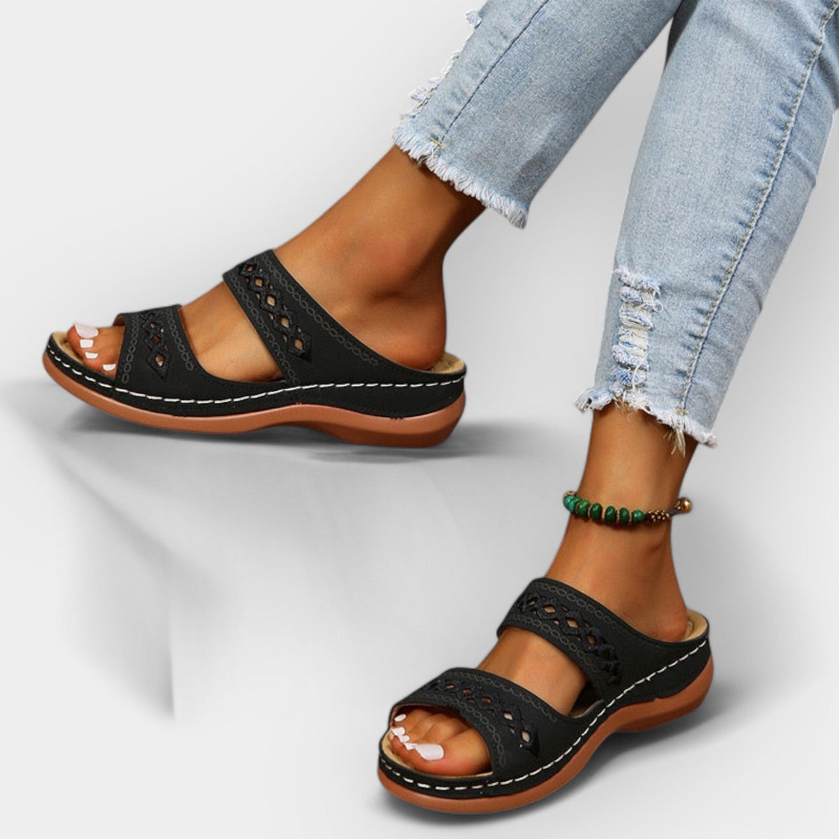 Anatomical Sandals with Elegant Design
